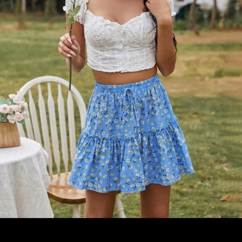 Floral layered skirt - Picture 1 of 2